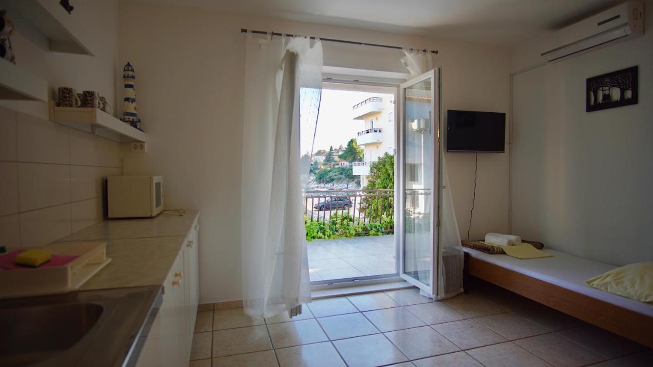 Apartments Victoria Трогир Экстерьер фото
