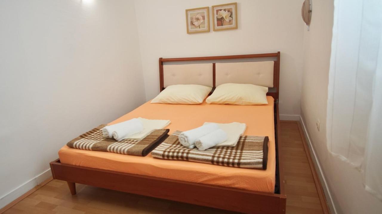 Apartments Victoria Трогир Экстерьер фото