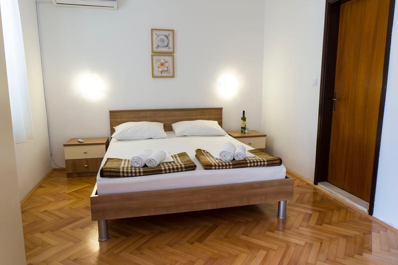 Apartments Victoria Трогир Экстерьер фото