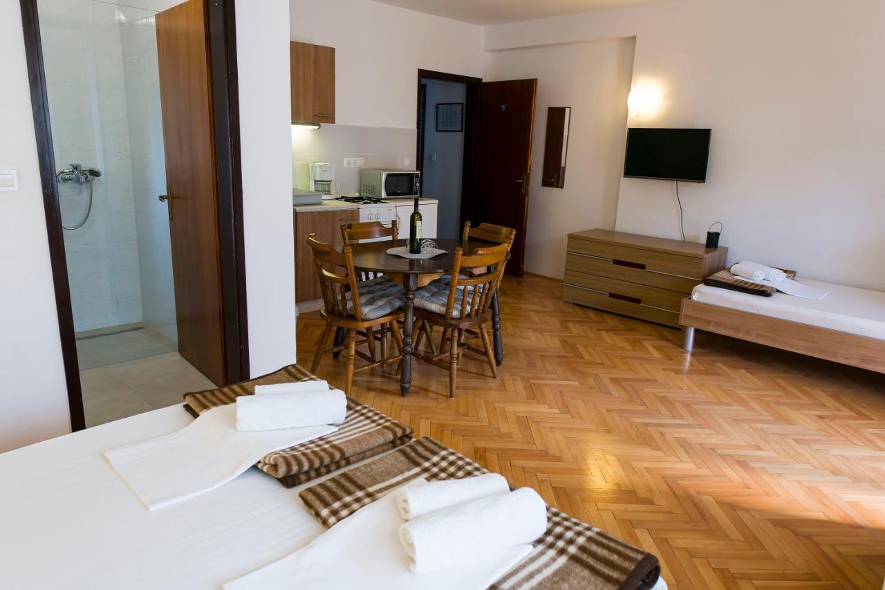Apartments Victoria Трогир Экстерьер фото